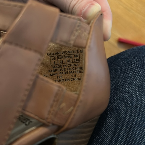 G by Guess tan strappy heeled sandals size 8 - Picture 7 of 7